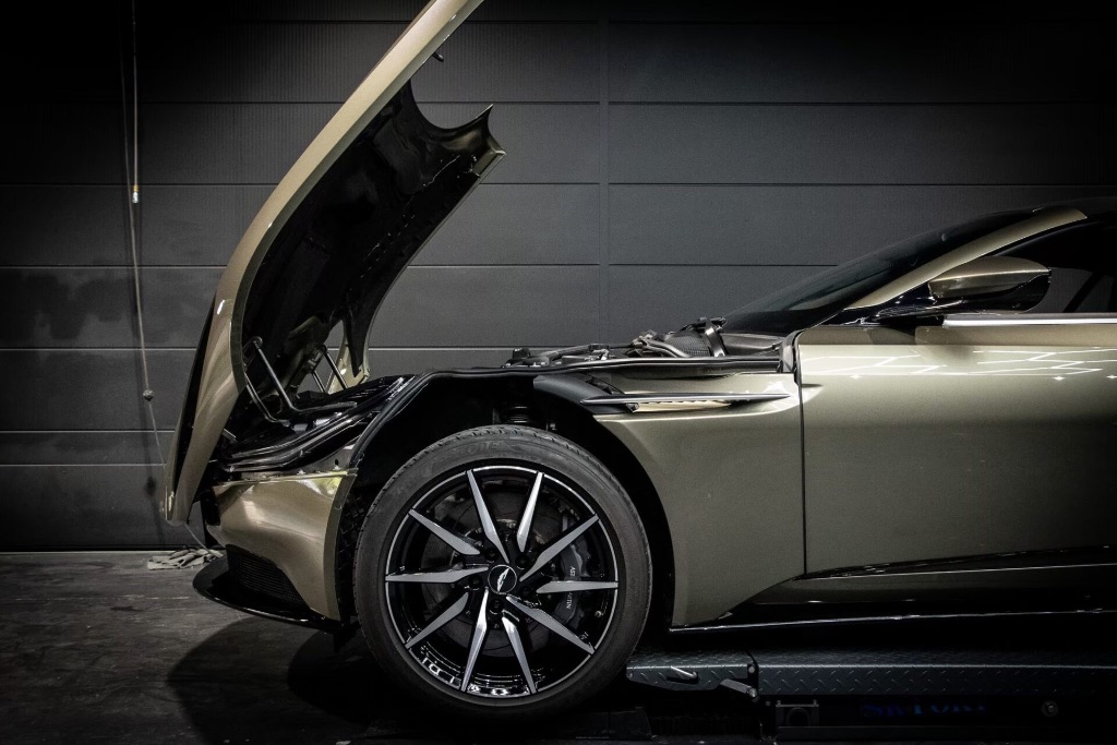 アストンマーティン｜DB11｜スロットル｜カスタム｜京都