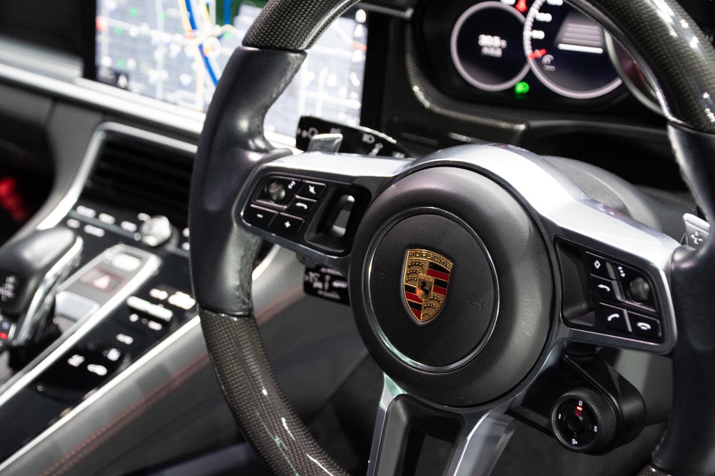 ポルシェ｜パナメーラ｜ステアリング｜カスタム｜京都