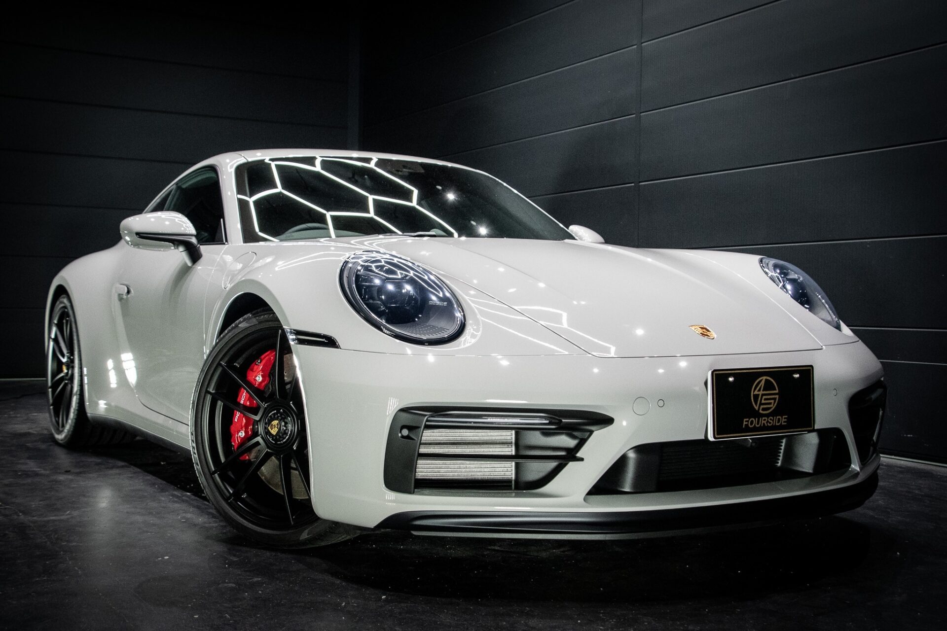 ポルシェ 911(992型)|ホワイト|FOURSIDE京都