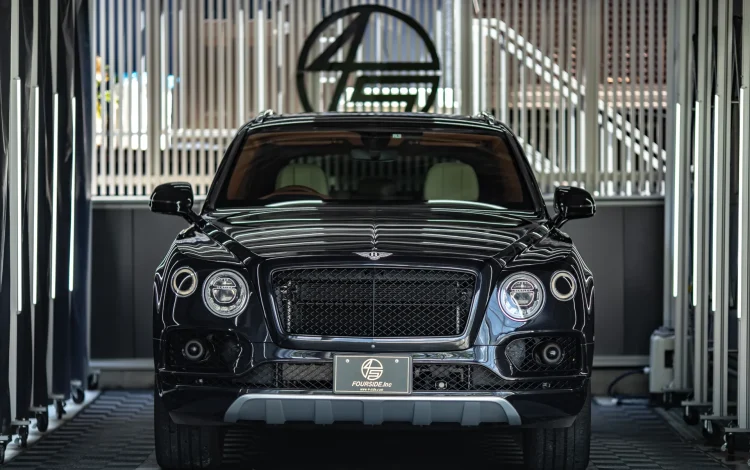 高級車の美しさを取り戻す究極の鈑金技術