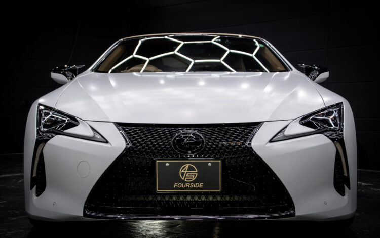 陰影が紡ぐ、新たなる造形美。LEXUS・LC500コンバーチブルのマットカスタム