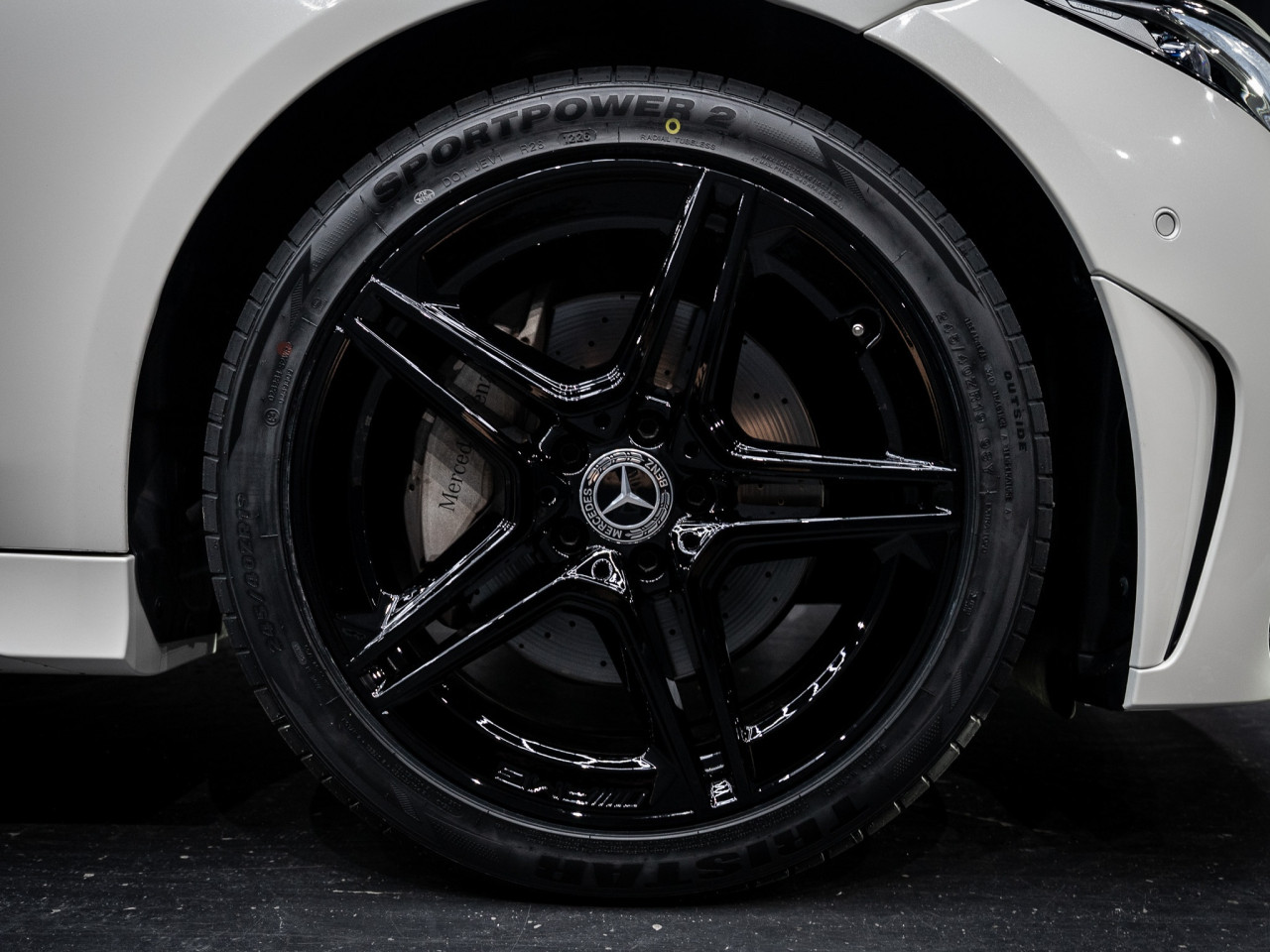 メルセデス・ベンツ CLS220dスポーツエクスクルーシブパッケージ コラム FOURSIDE京都 14