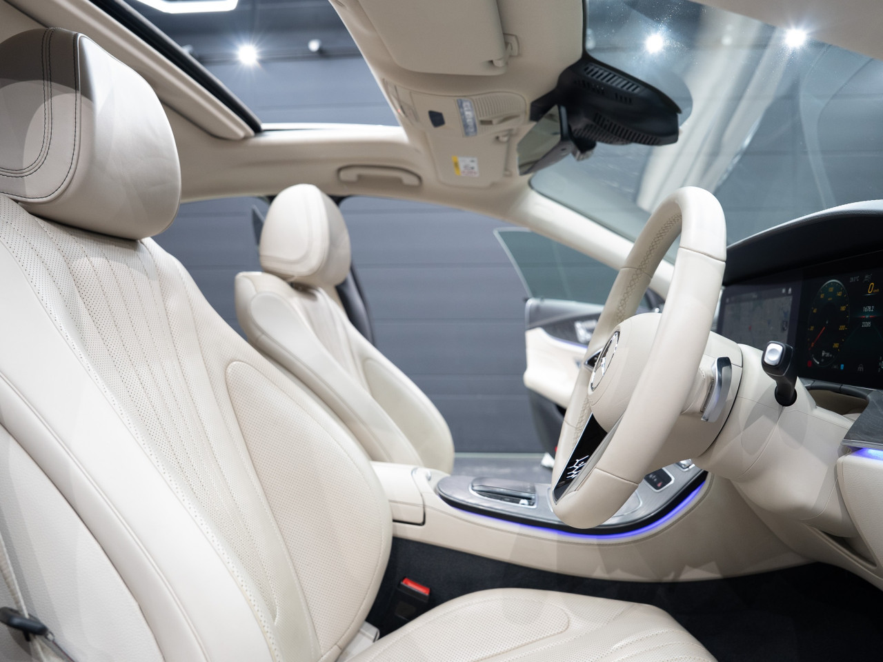 メルセデス・ベンツ CLS220dスポーツエクスクルーシブパッケージ コラム FOURSIDE京都 32
