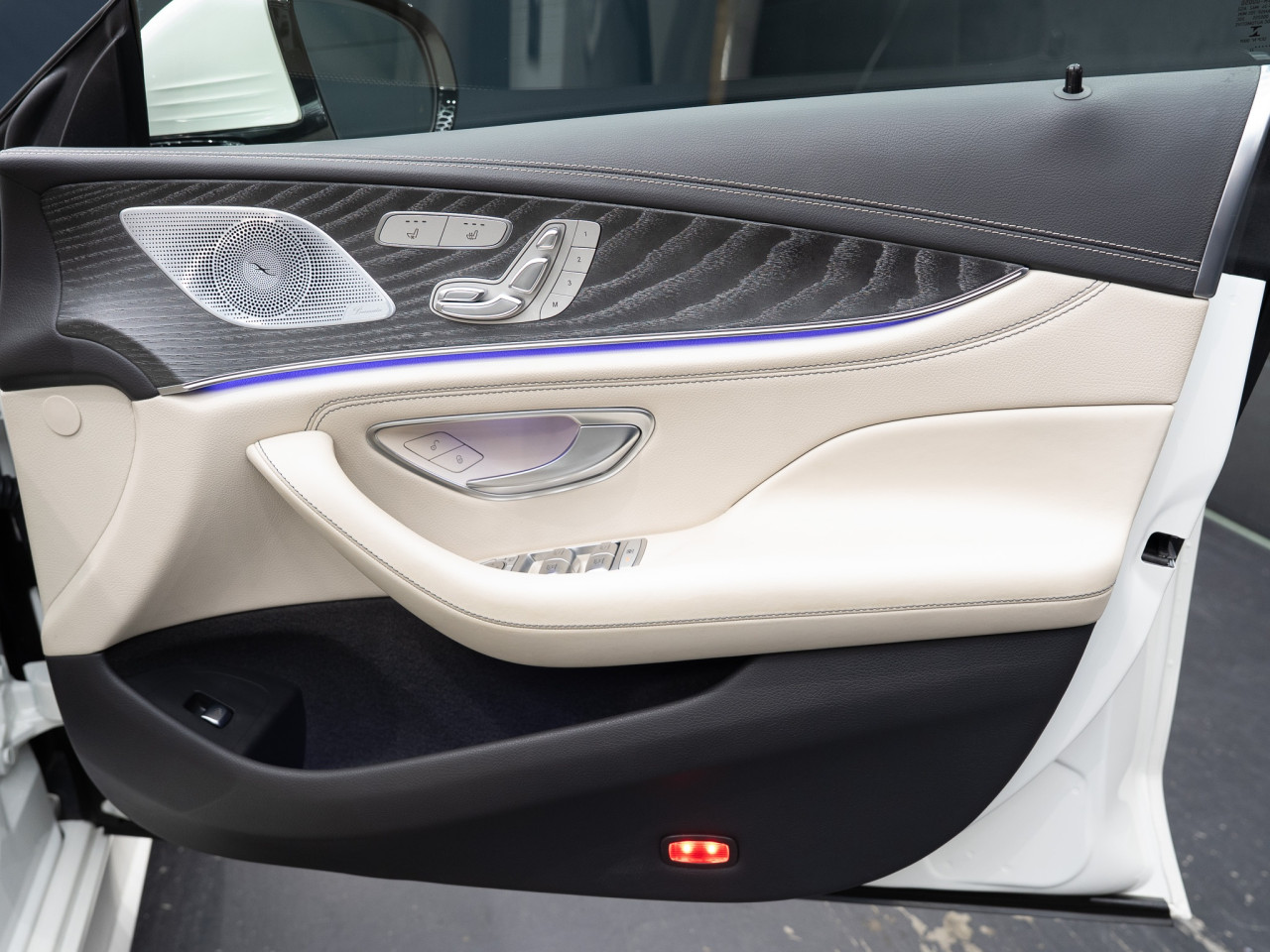 メルセデス・ベンツ CLS220dスポーツエクスクルーシブパッケージ コラム FOURSIDE京都 33