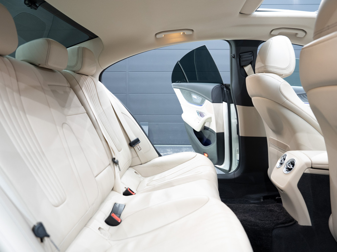 メルセデス・ベンツ CLS220dスポーツエクスクルーシブパッケージ コラム FOURSIDE京都 37