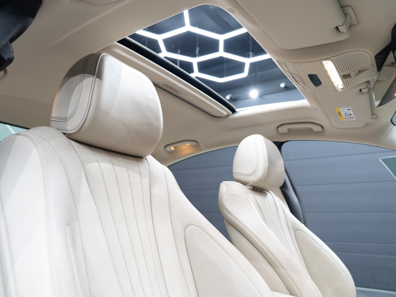 メルセデス・ベンツ CLS220dスポーツエクスクルーシブパッケージ コラム FOURSIDE京都 41