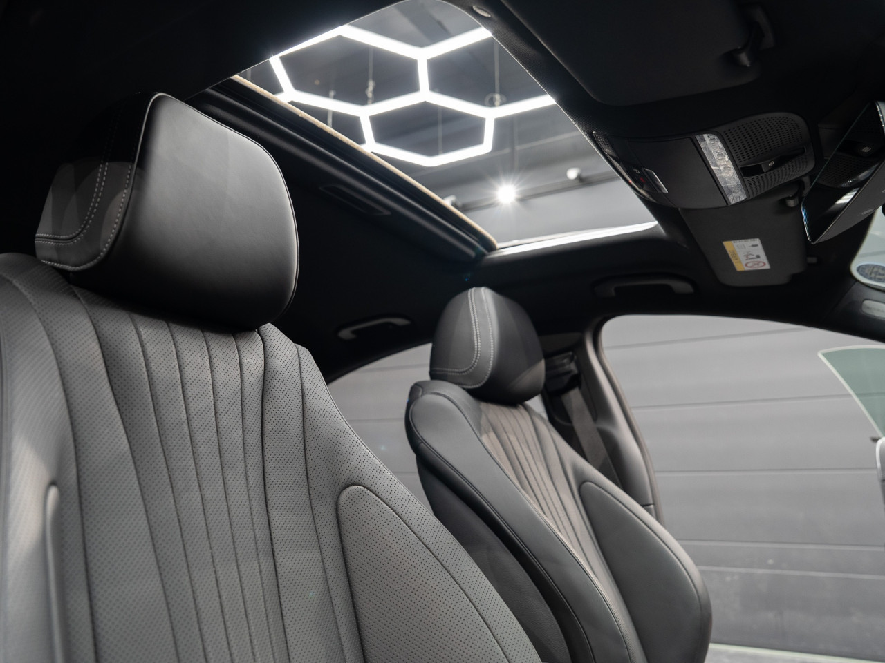 メルセデス・ベンツ CLS220dスポーツエクスクルーシブパッケージ コラム FOURSIDE京都 41