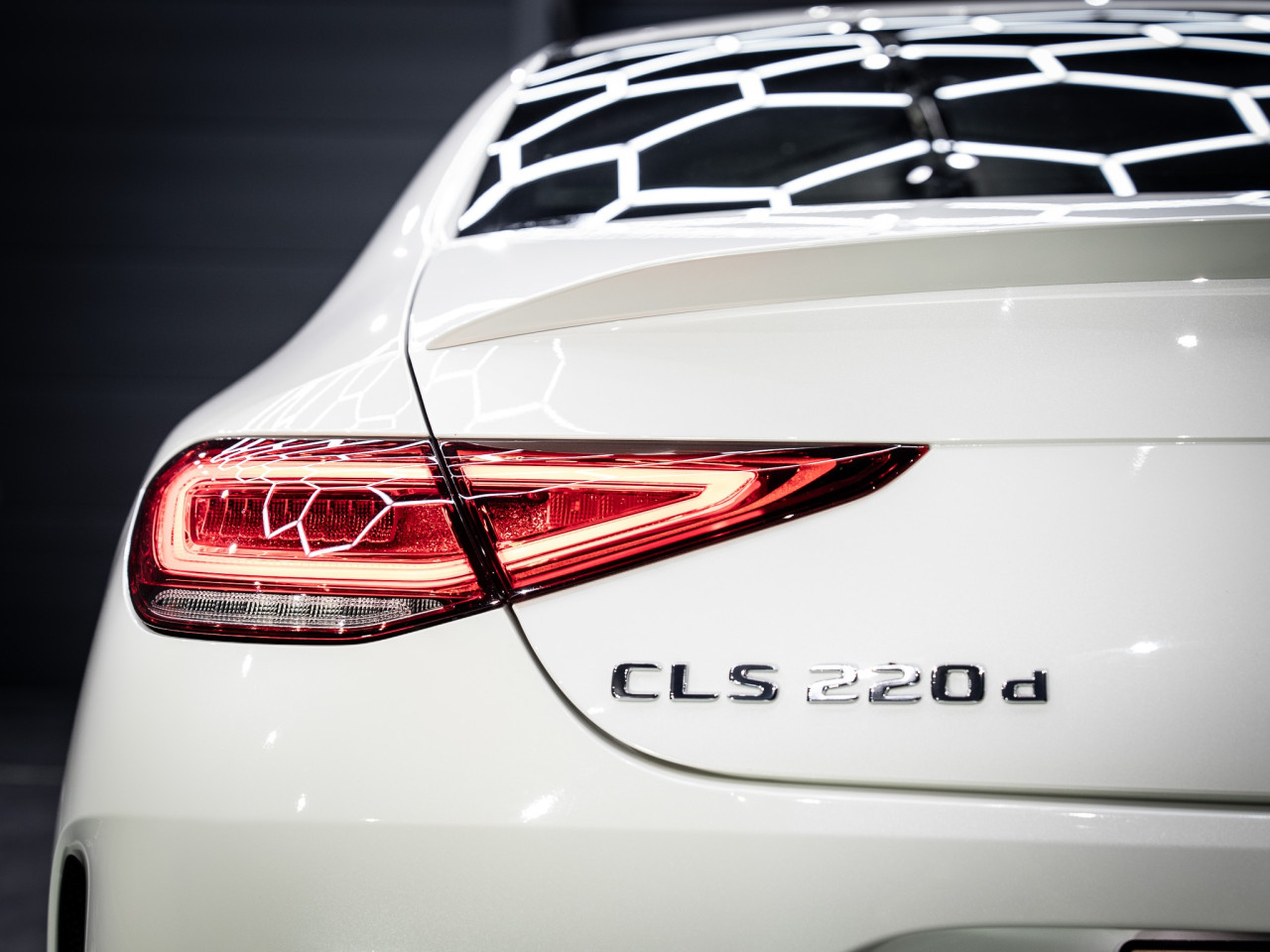 メルセデス・ベンツ CLS220dスポーツエクスクルーシブパッケージ コラム FOURSIDE京都 59