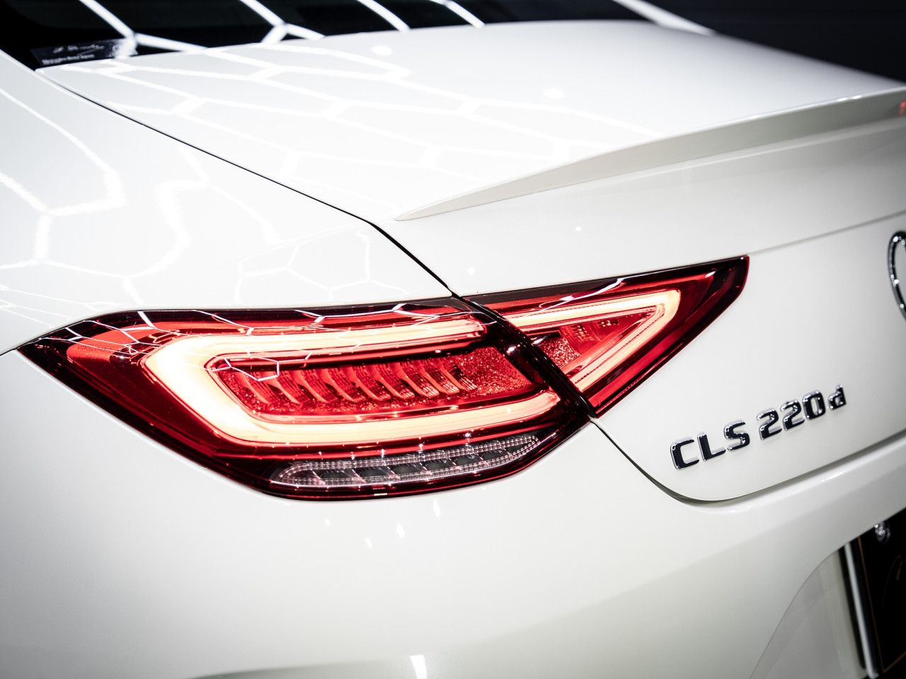 メルセデス・ベンツ CLS220dスポーツエクスクルーシブパッケージ コラム FOURSIDE京都 61