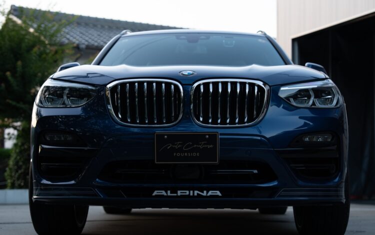 鋼板が伸びた左側面、ALPINA XD3が背負っていた距離