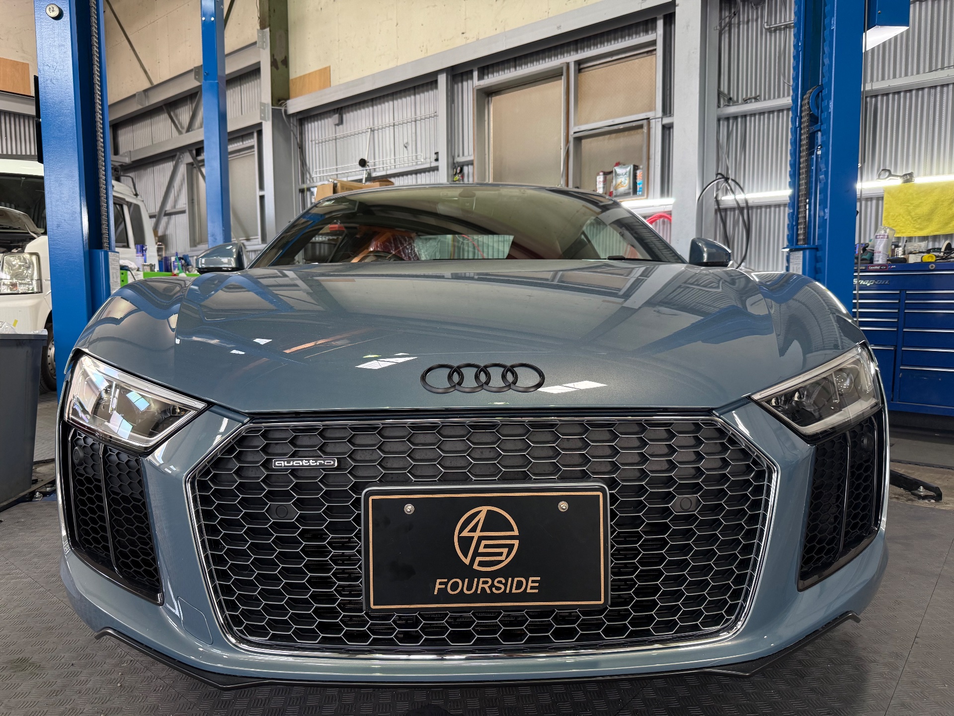 アウディ R8|板金塗装|京都