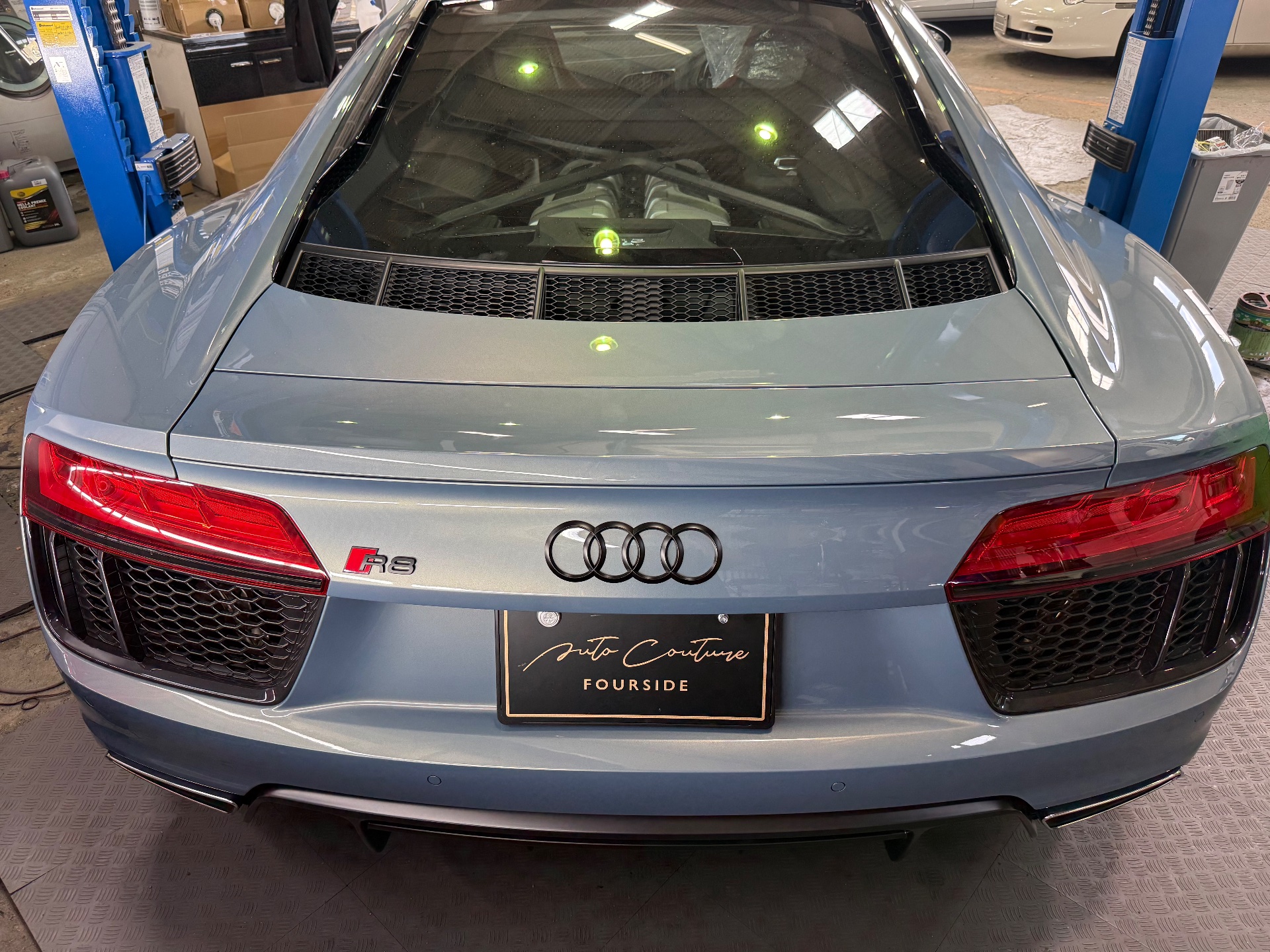 アウディ R8|板金塗装|京都