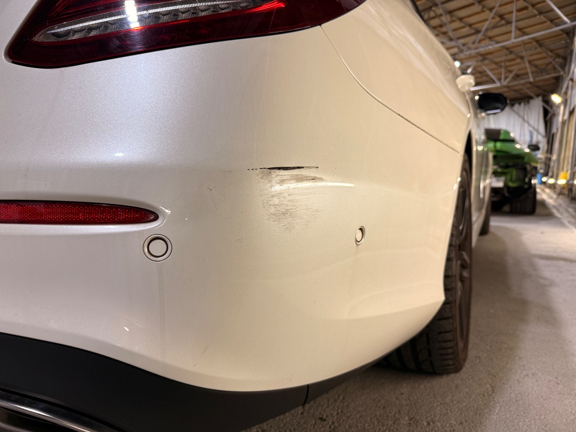 メルセデス・ベンツ|E250AVGスポーツ|板金塗装|京都