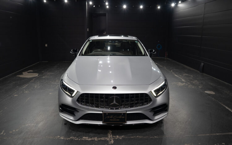 Mercedes-Benz CLS220d カスタム ― パナメリカーナグリルとブラックアウトが完成させた、シルバーの一台の”格”