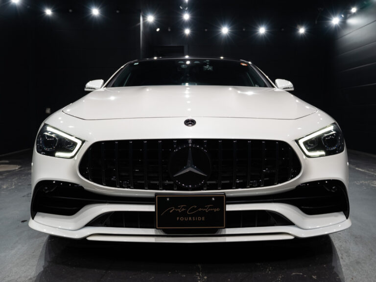 白のAMG GT43、視座に効かせる走りの温度