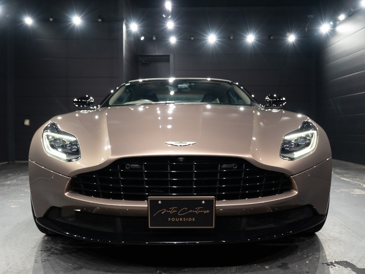 アストンマーティン DB11 ヴォランテV8 入荷 FOURSIDE京都 01