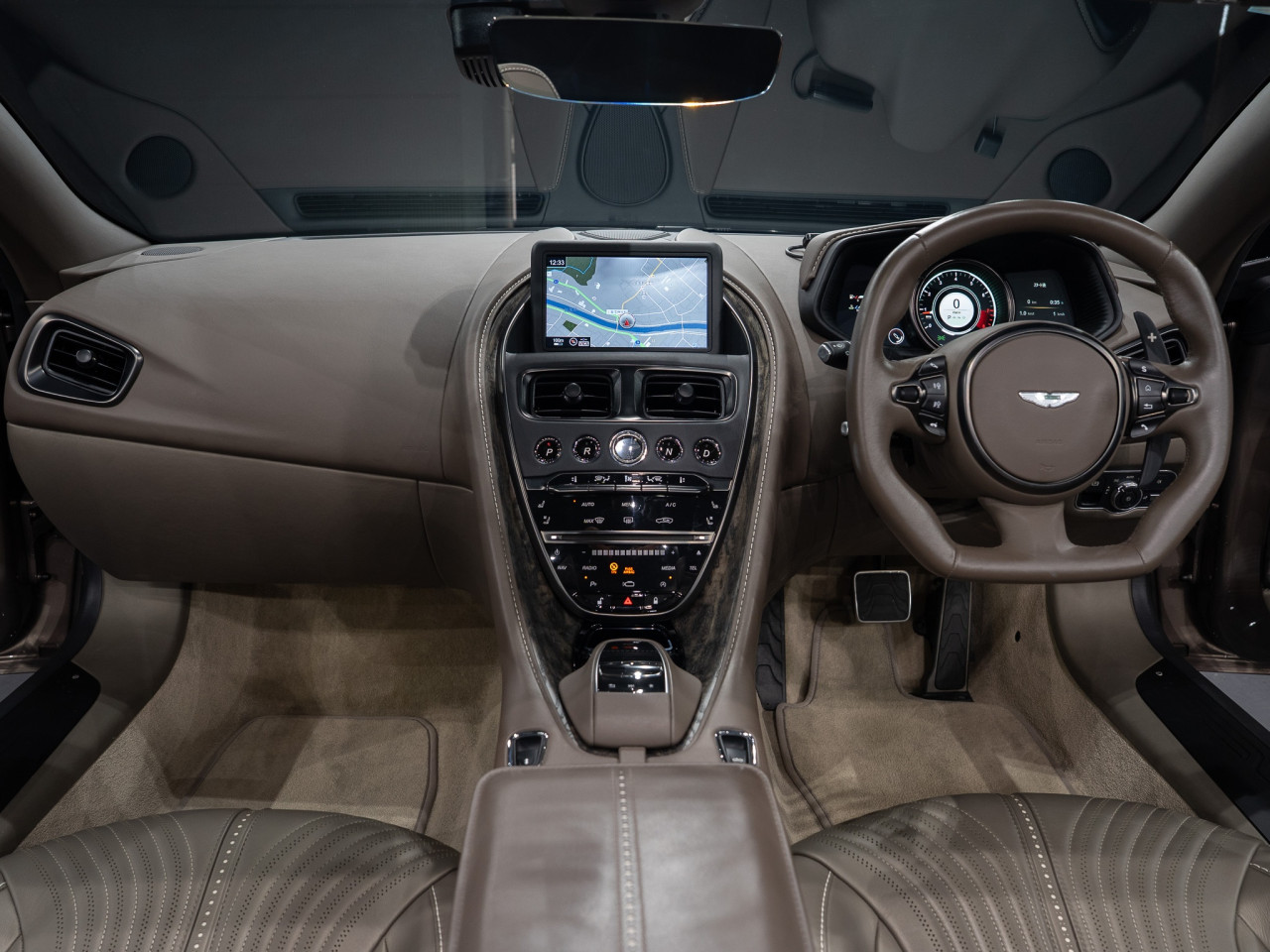 アストンマーティン DB11 ヴォランテV8 コラム FOURSIDE京都 02