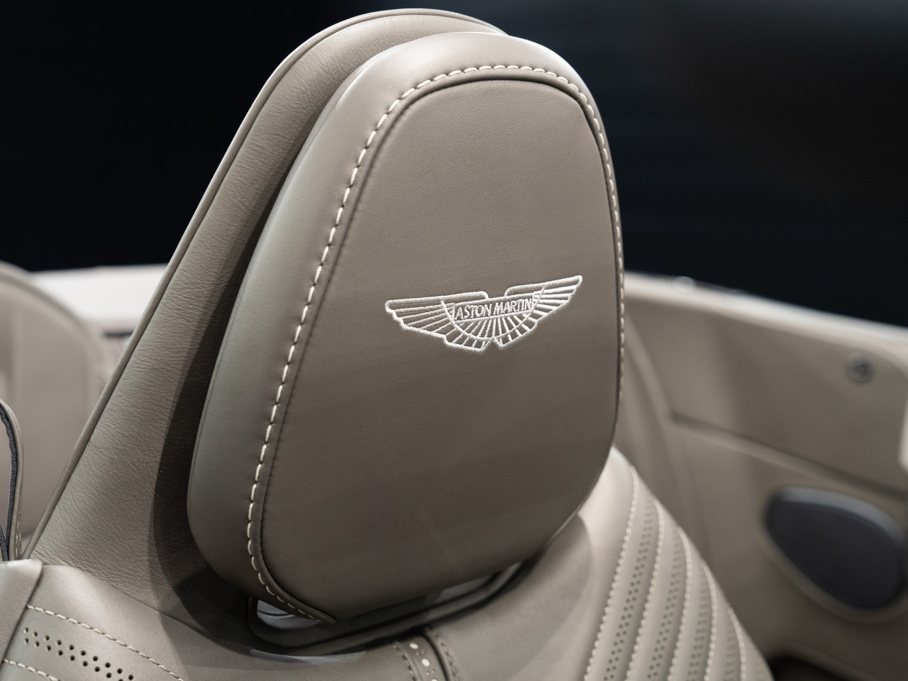 アストンマーティン DB11 ヴォランテV8 コラム FOURSIDE京都 08