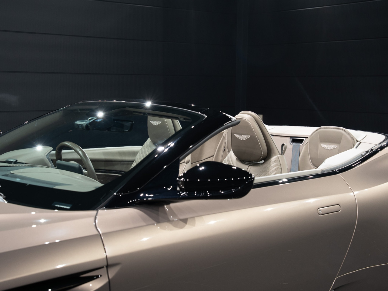 アストンマーティン DB11 ヴォランテV8 コラム FOURSIDE京都 09