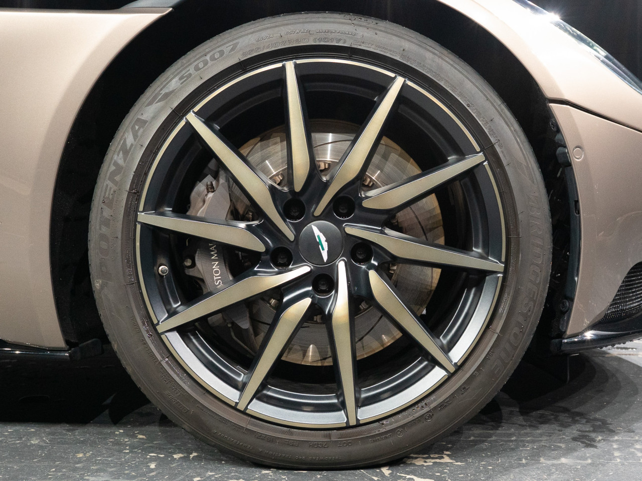 アストンマーティン DB11 ヴォランテV8 コラム FOURSIDE京都 14