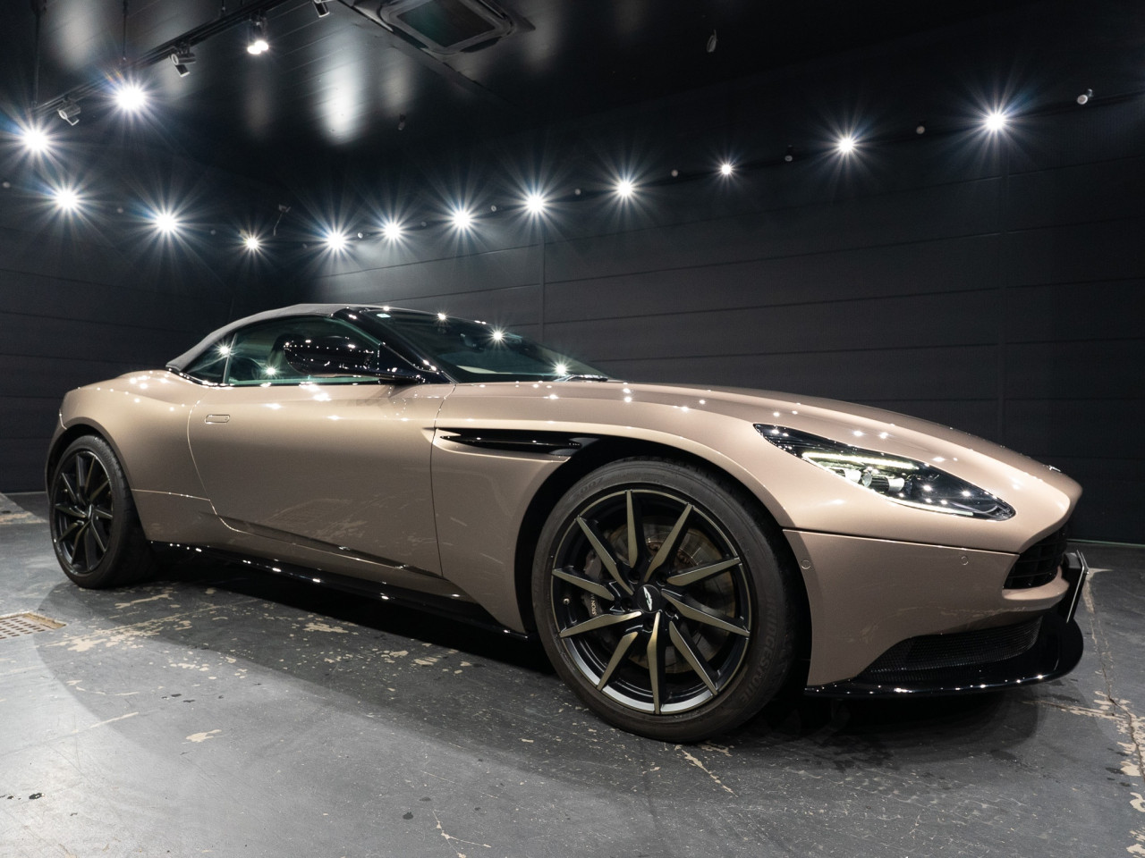 アストンマーティン DB11 ヴォランテV8 コラム FOURSIDE京都 26