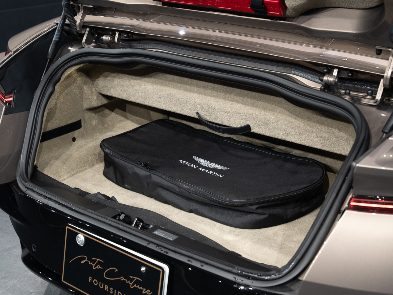 アストンマーティン DB11 ヴォランテV8 コラム FOURSIDE京都 42