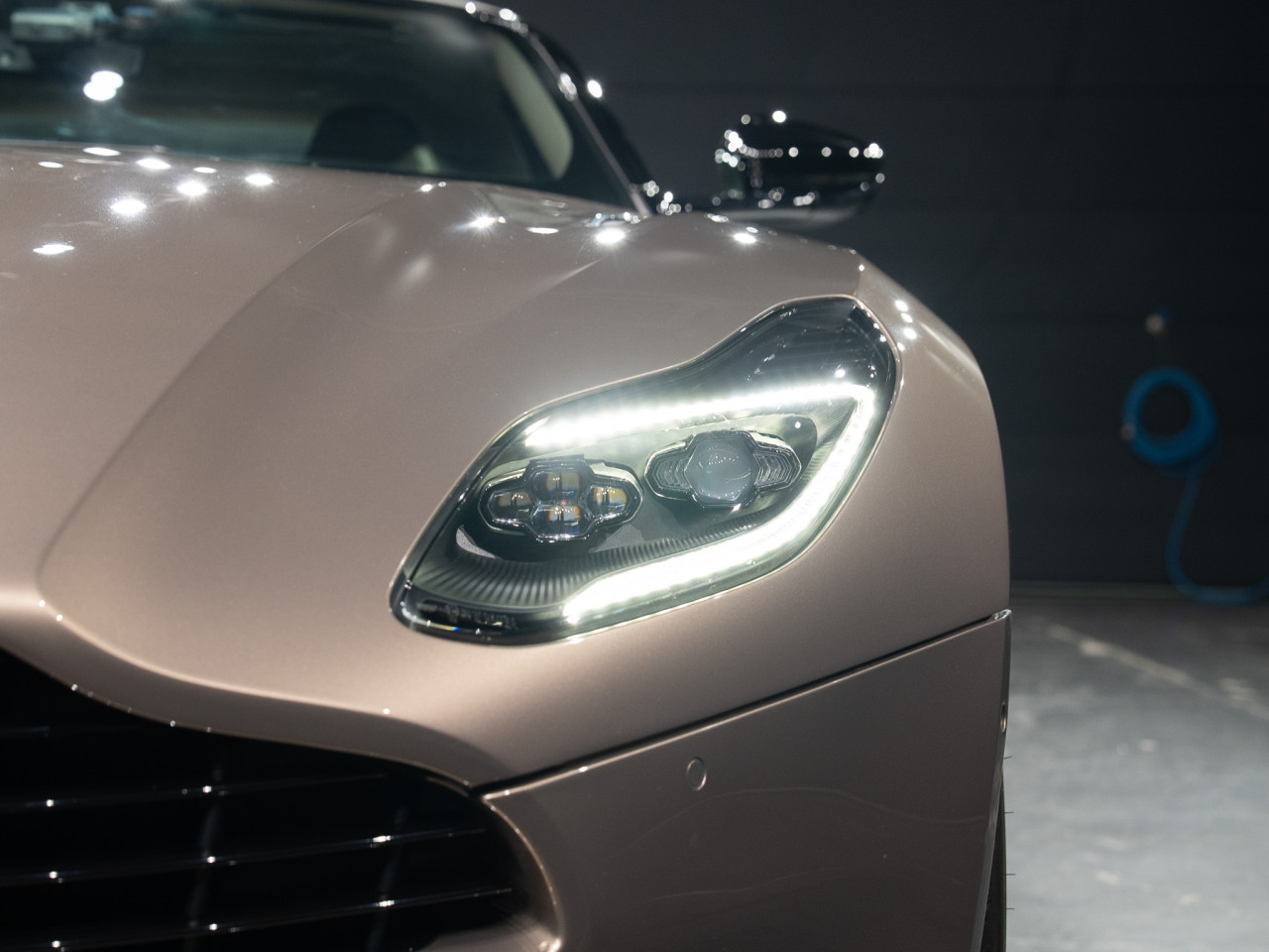 アストンマーティン DB11 ヴォランテV8 コラム FOURSIDE京都 45