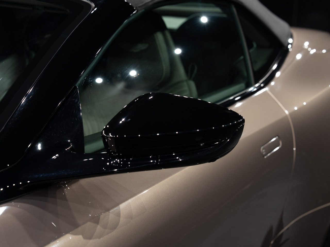 アストンマーティン DB11 ヴォランテV8 コラム FOURSIDE京都 52