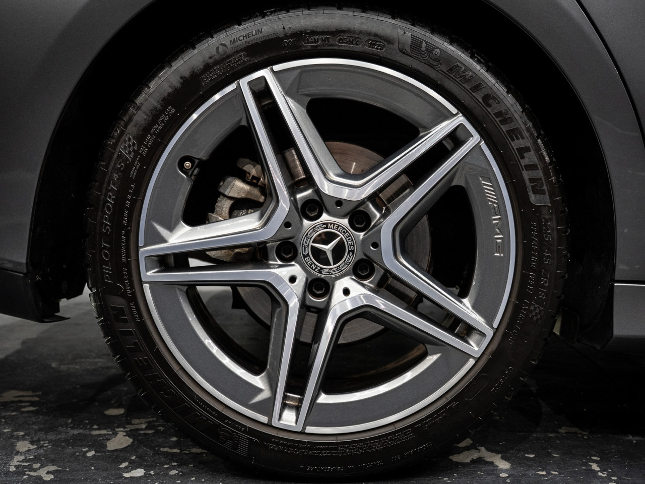 メルセデス・ベンツ CLA200dシューティングブレークAMGライン コラム FOURSIDE京都 16