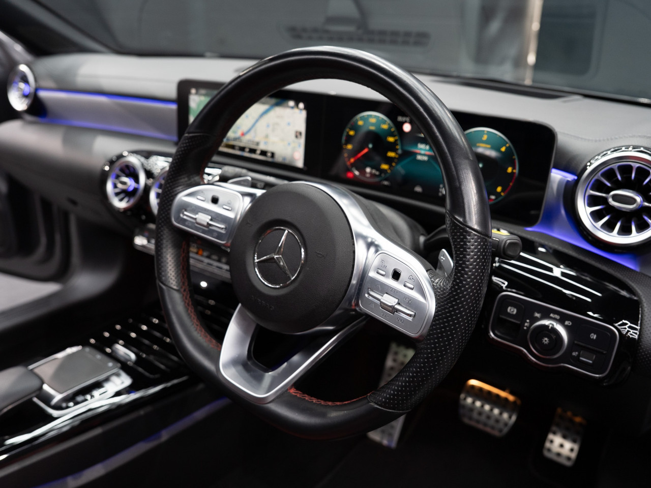 メルセデス・ベンツ CLA200dシューティングブレークAMGライン コラム FOURSIDE京都 29