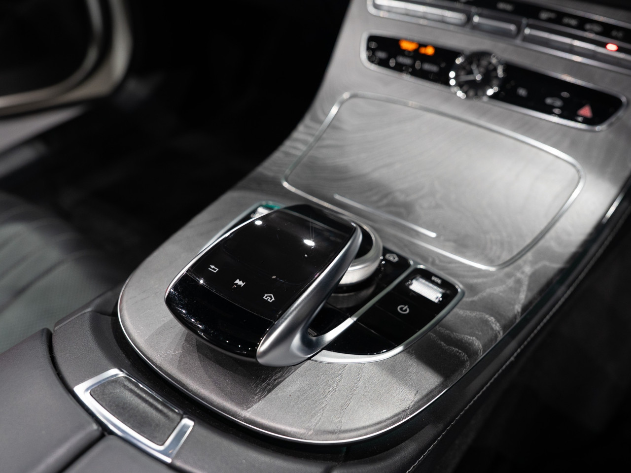メルセデス・ベンツ CLS450_4マチックスポーツエクスクルーシブP コラム FOURSIDE京都 31