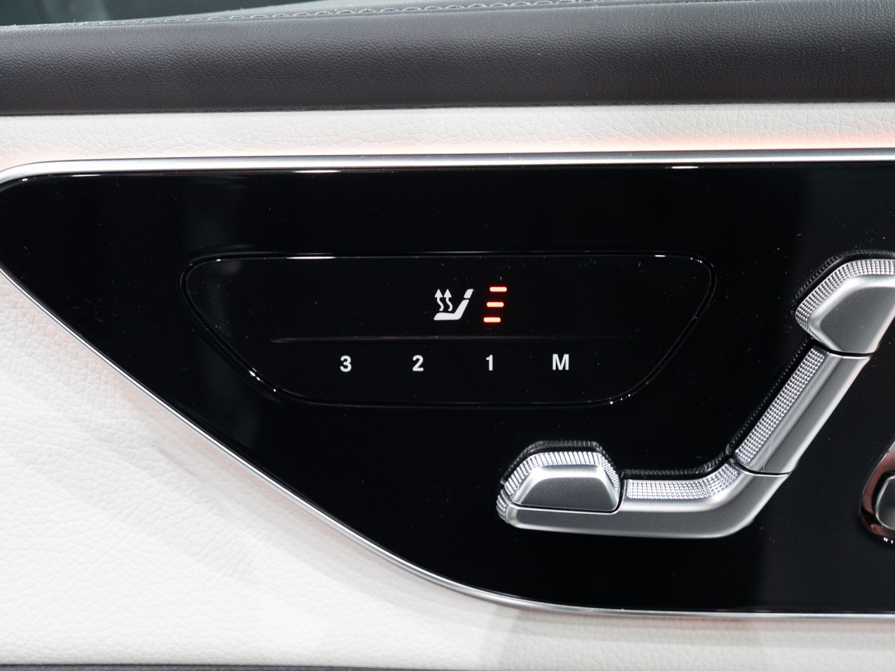 メルセデス・ベンツ GLC220d_4マチッククーペAMGラインパッケ コラム FOURSIDE京都 10