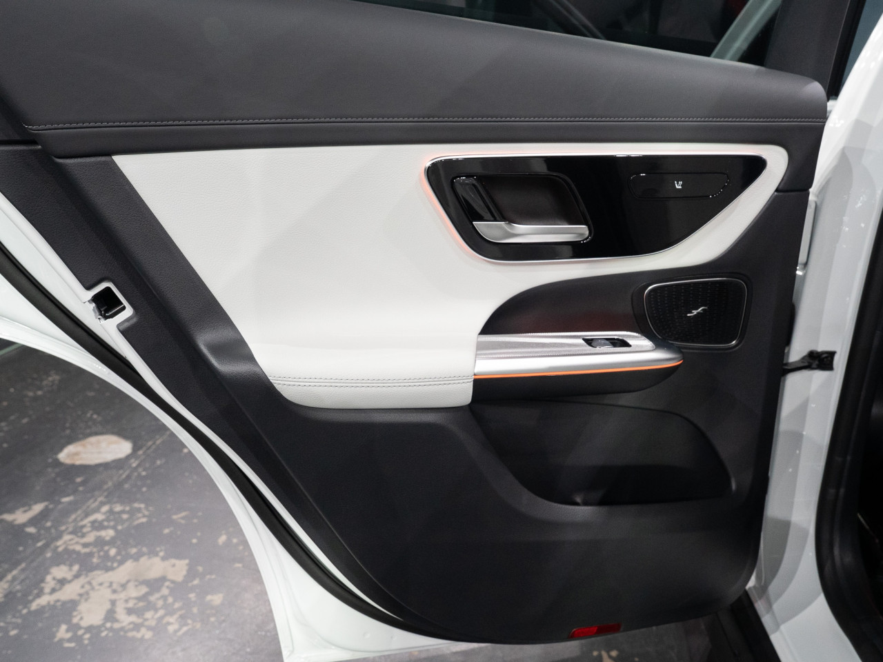 メルセデス・ベンツ GLC220d_4マチッククーペAMGラインパッケ コラム FOURSIDE京都 40
