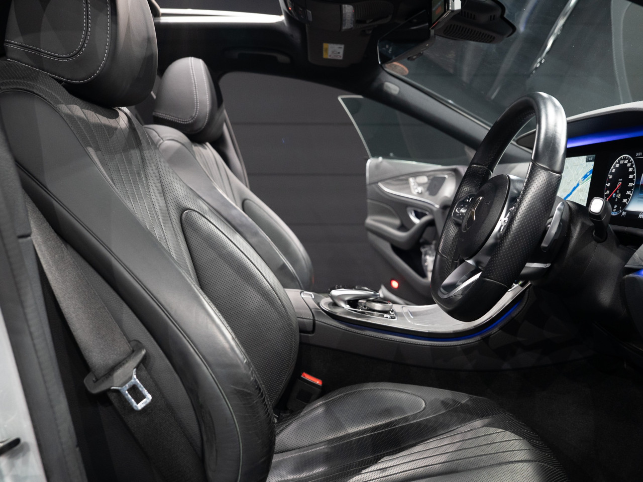 メルセデス・ベンツ CLS220dスポーツエクスクルーシブパッケージ コラム FOURSIDE京都 32