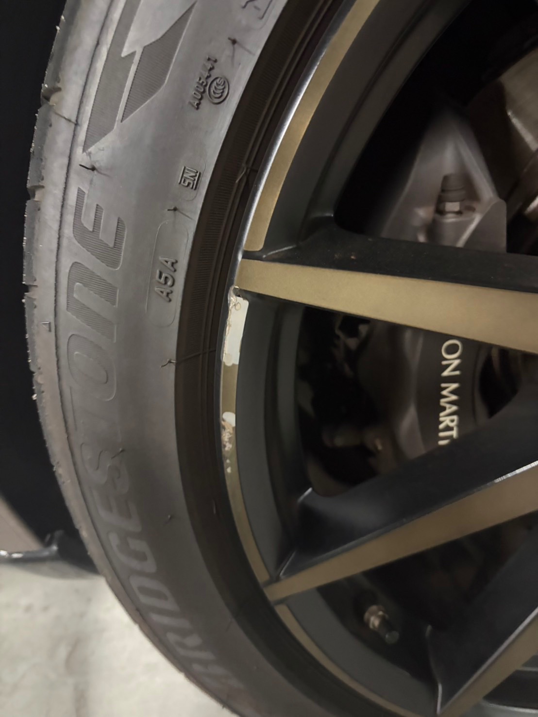 アストンマーティン｜V8 ヴォランテ｜板金塗装｜京都